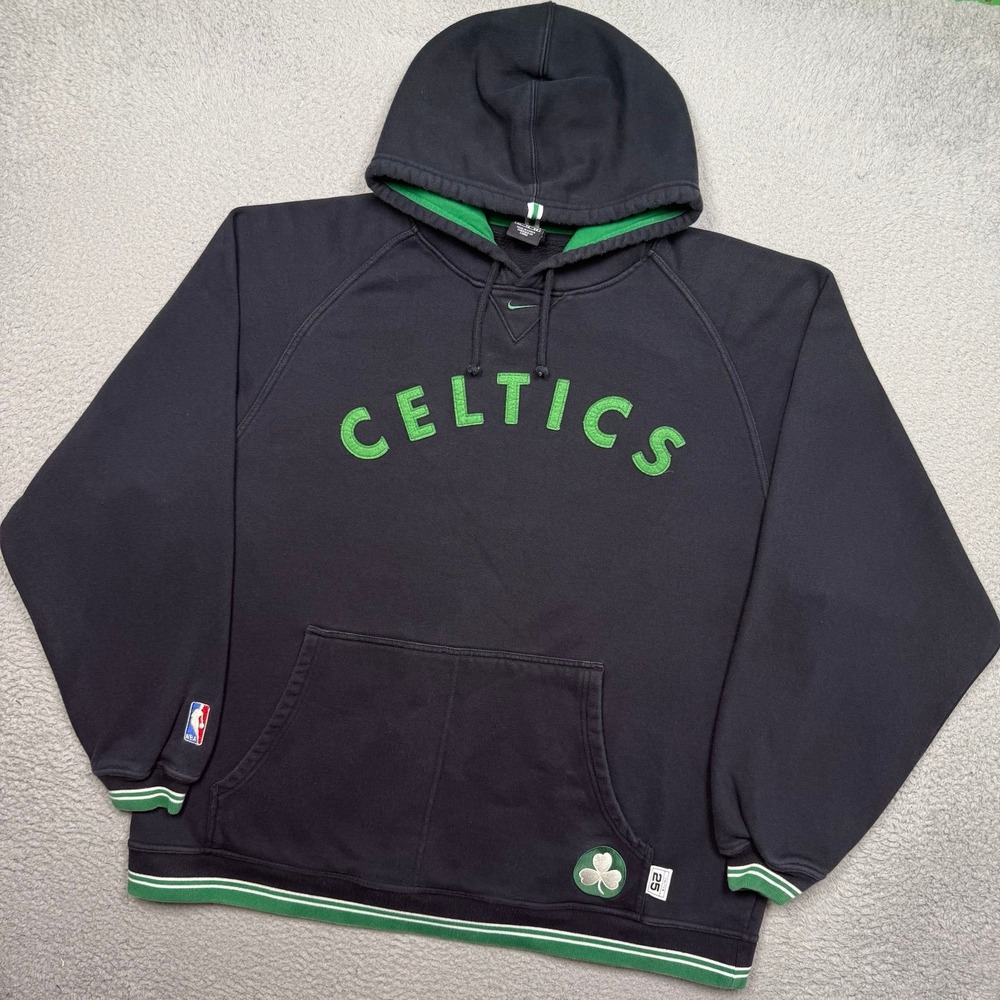 Vintage Y2K Nike Boston Celtics Center Swoosh Sweatshirt